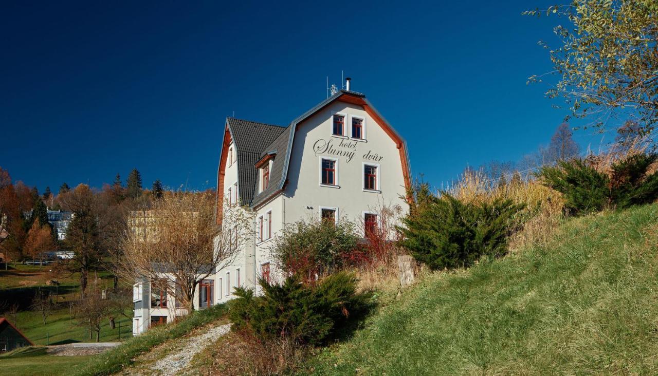 Hotel Slunny Dvur Jeseník Buitenkant foto