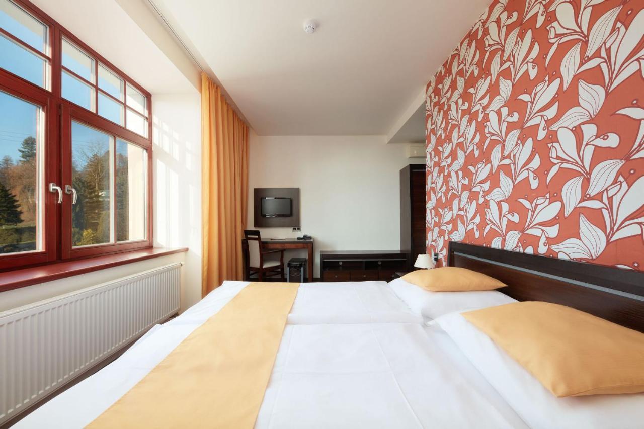 Hotel Slunny Dvur Jeseník Buitenkant foto